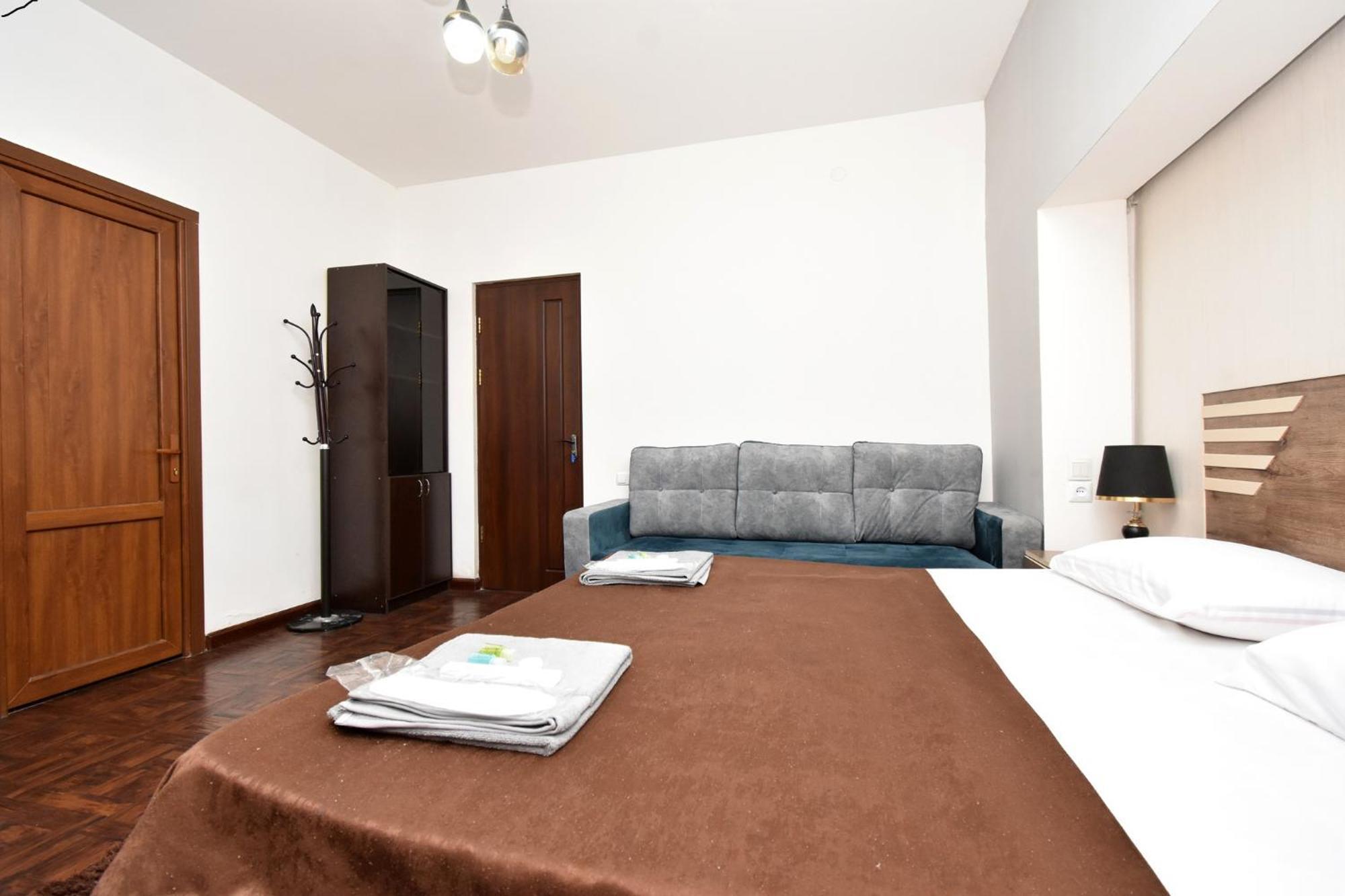 A&S Hotel Jerevan Eksteriør billede